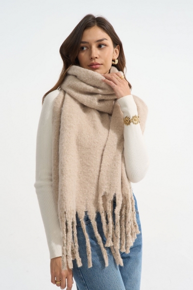 Bufanda con hilo dorado y perlas