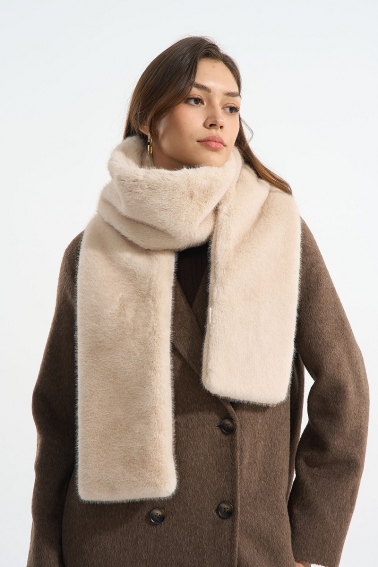 estola pelo estrecha