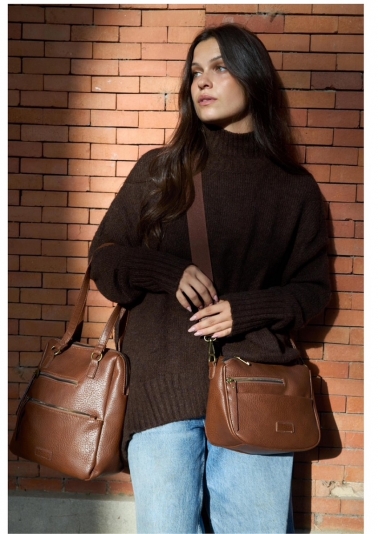 mochila cremalleras marrón