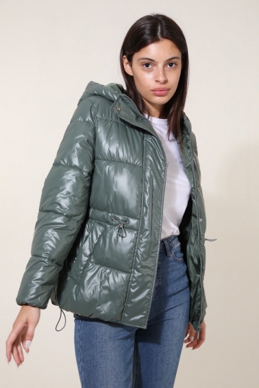 Abrigo corto acolchado verde