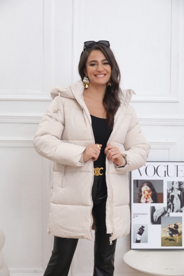 Abrigo acolchado con capucha crudo