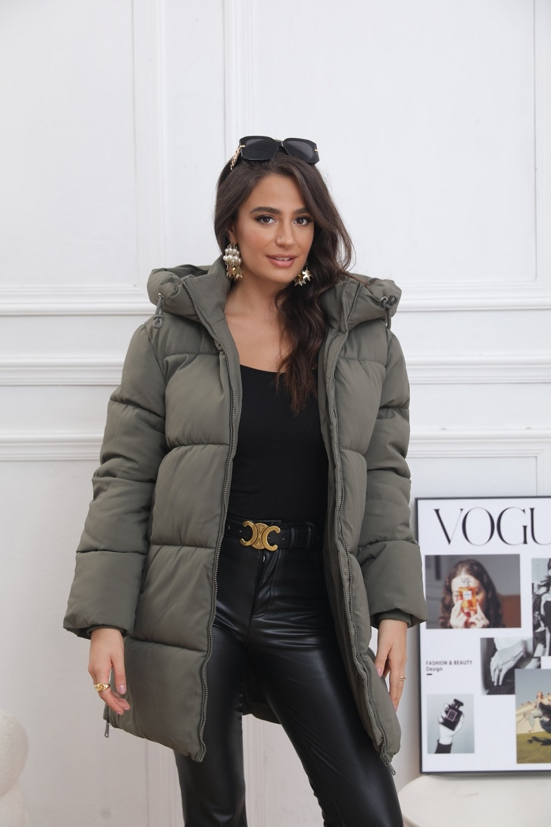 Abrigo acolchado con capucha kaki