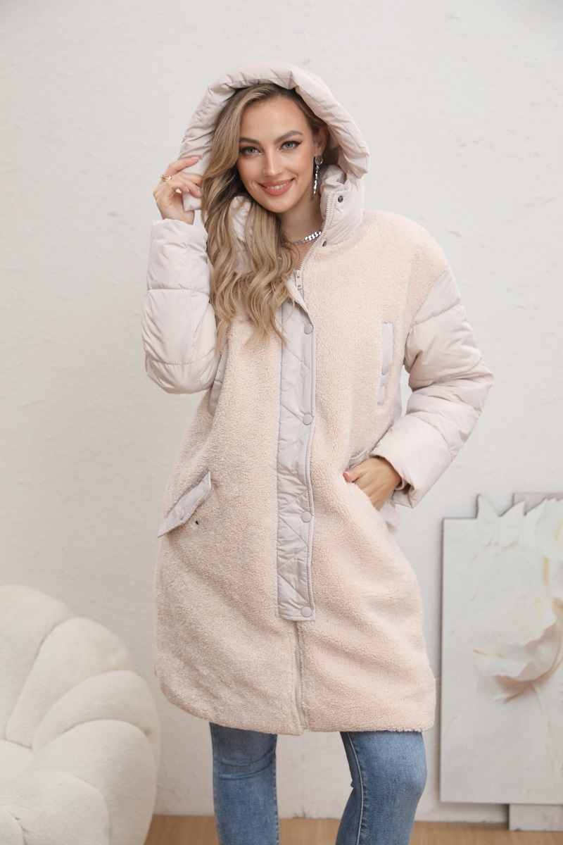 Abrigo acolchado con textura crudo