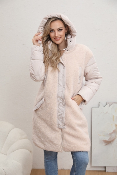 Abrigo acolchado con textura crudo