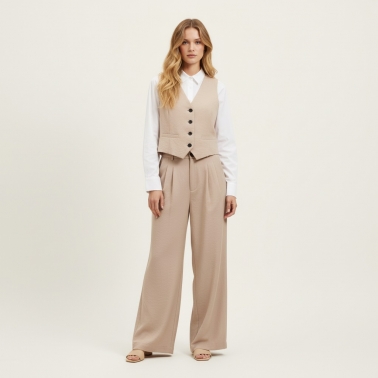 Pantalón con pinzas beige