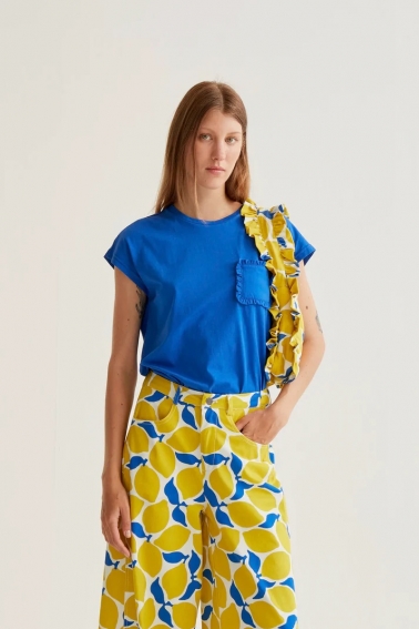 Camiseta básica 100% algodón azul con bolsillo