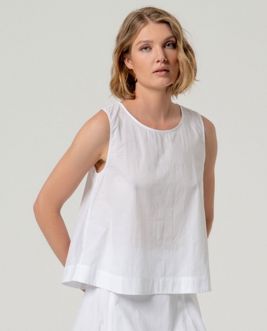 Top sin mangas escote redondo blanco