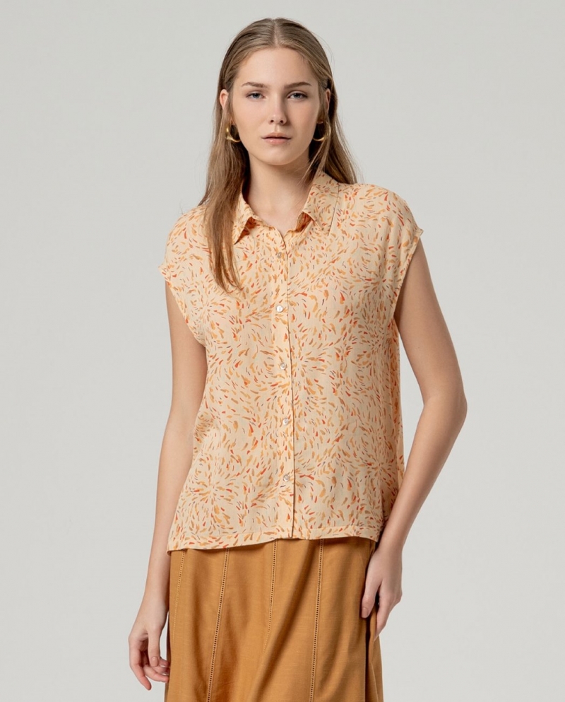 Camisa sin mangas estampada arena